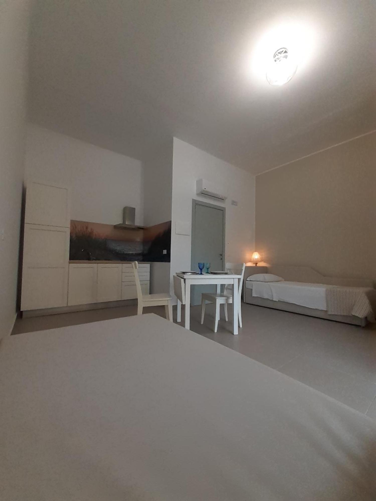 Aparthotel Vento Di Mare Piraino Exterior foto