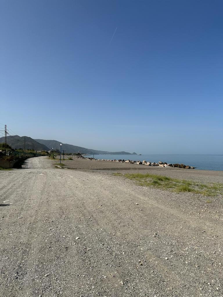 Aparthotel Vento Di Mare Piraino Exterior foto